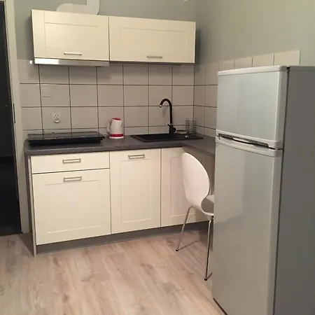 אכסניה Fresco & *